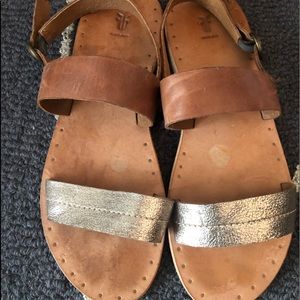 Frye Metallic Strap Sandal, size 9